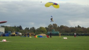 PARACHUTE 3. CLUB DE PARACAIDISMO IRLANDES